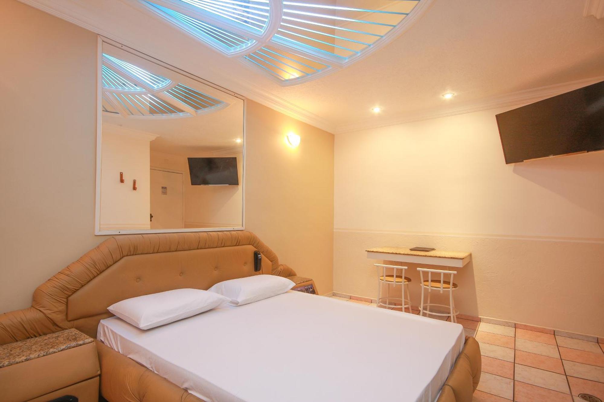 Love hotel Motel Gaia Radial Leste (Adults Only)